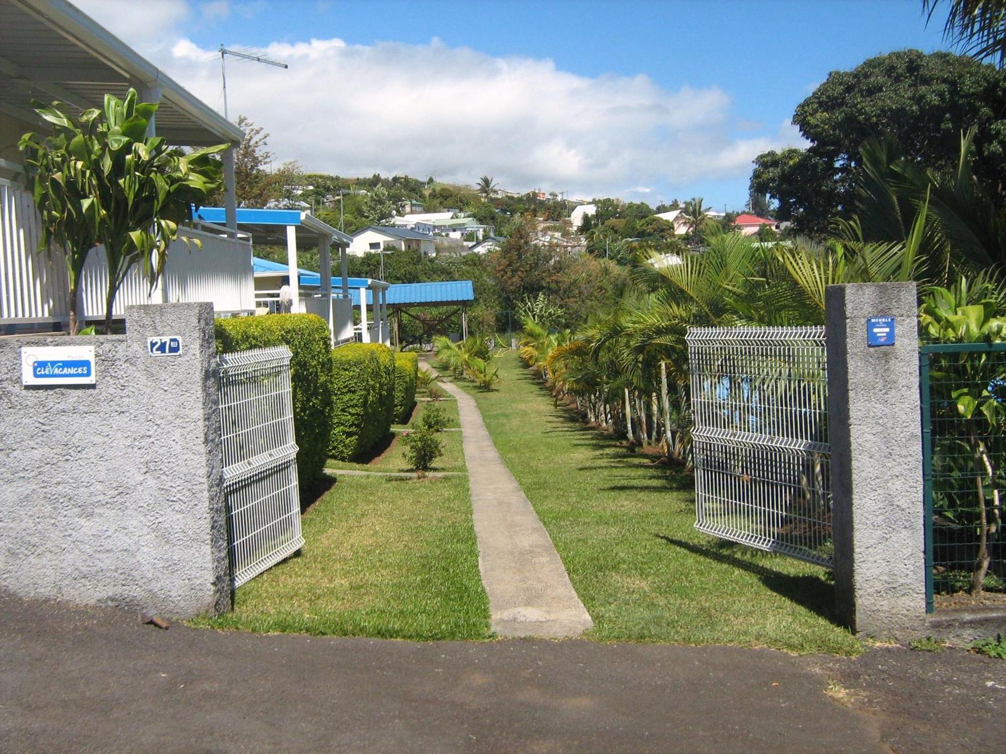 Les Bungalows Du Mont-Auban Sainte-Clotilde Buitenkant foto