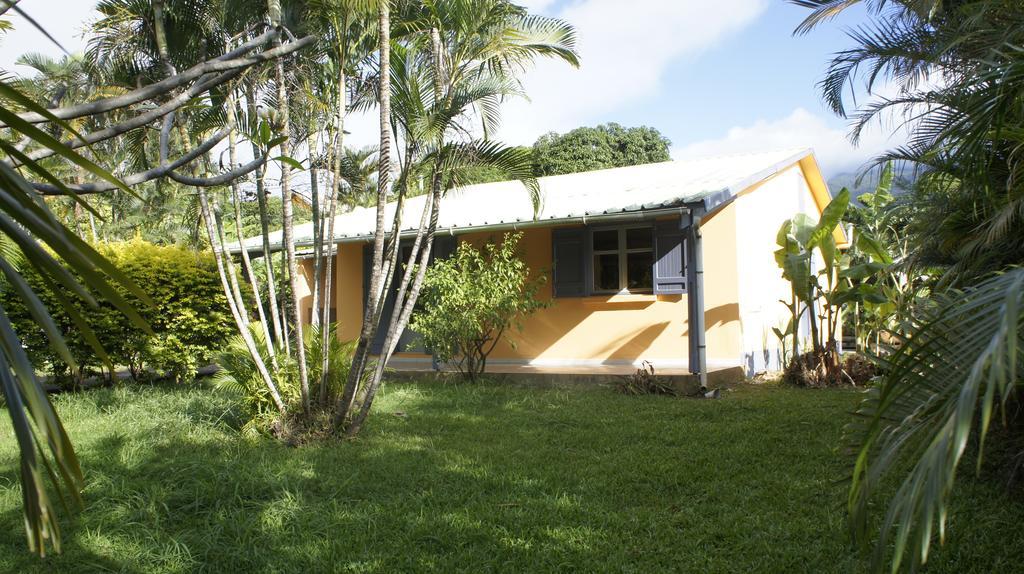 Les Bungalows Du Mont-Auban Sainte-Clotilde Buitenkant foto