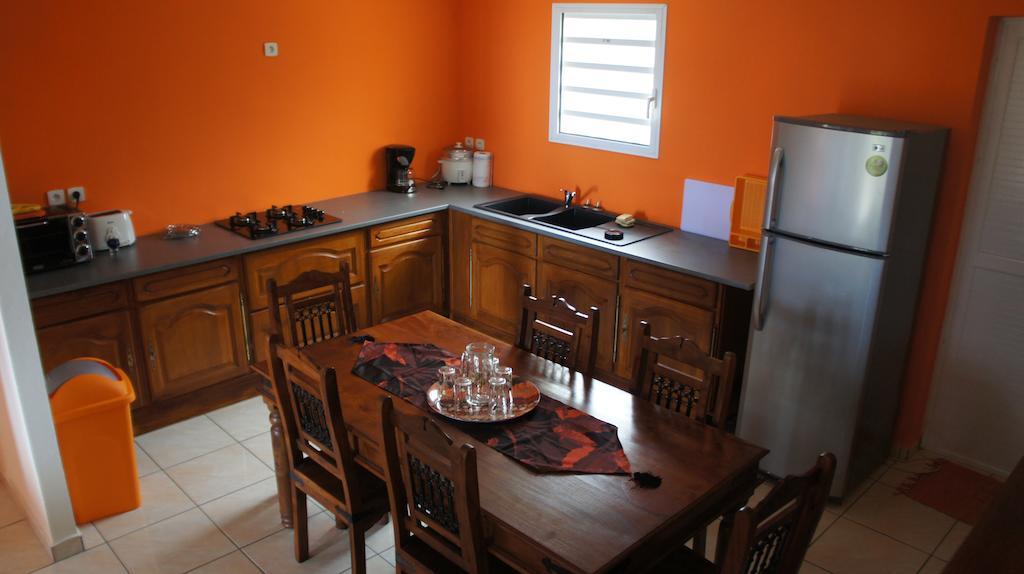 Les Bungalows Du Mont-Auban Sainte-Clotilde Kamer foto