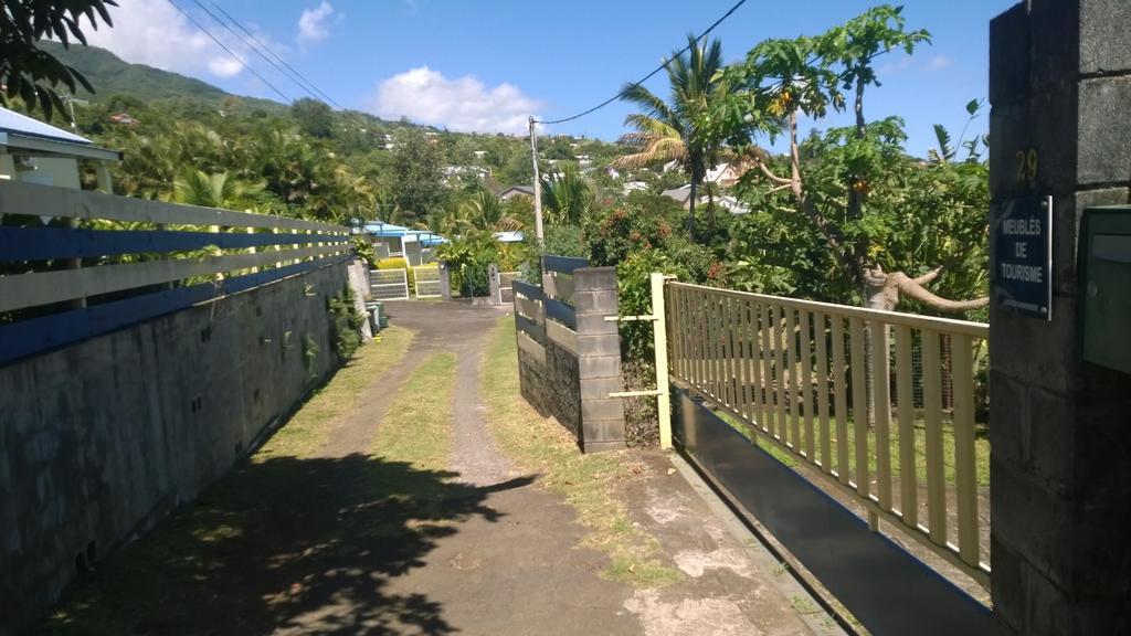 Les Bungalows Du Mont-Auban Sainte-Clotilde Buitenkant foto