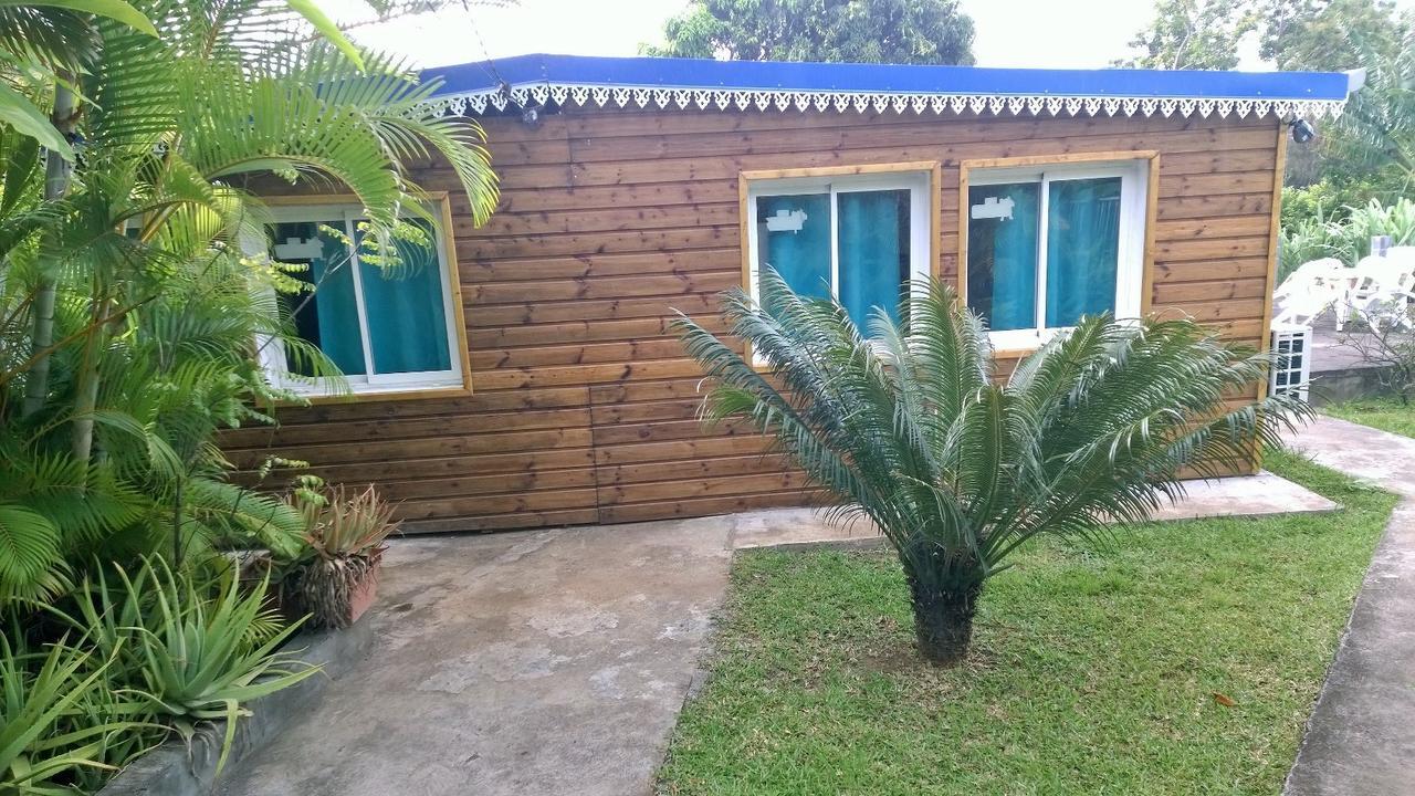 Les Bungalows Du Mont-Auban Sainte-Clotilde Buitenkant foto