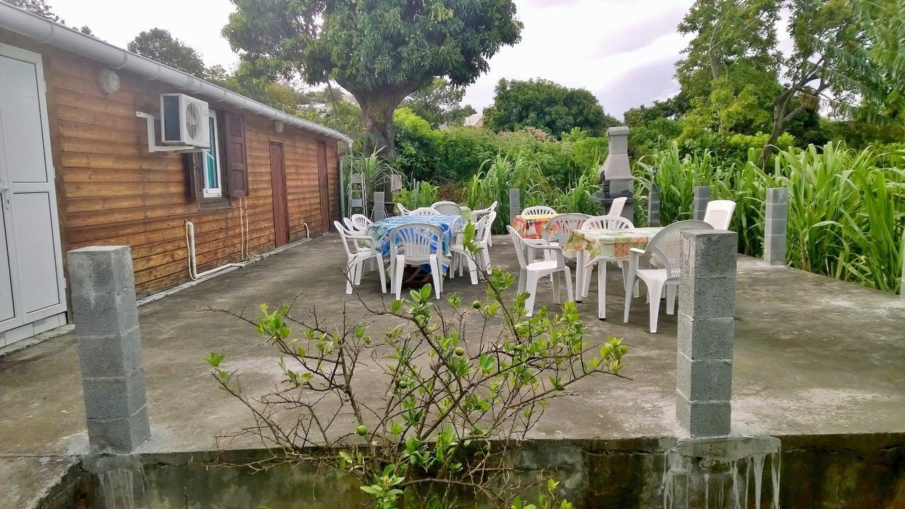 Les Bungalows Du Mont-Auban Sainte-Clotilde Buitenkant foto